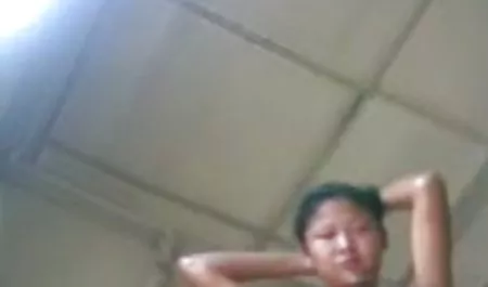 Morena con hermosas y largas piernas, xxx español familia 69