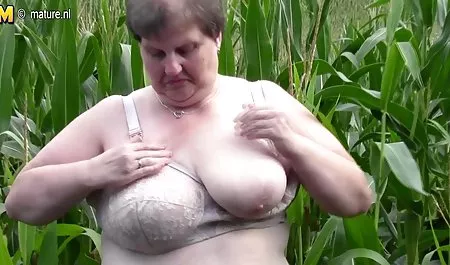 Chica con un látigo en las manos de los miembros de videos pornos con audio en español la