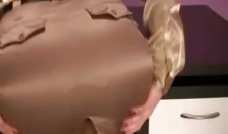 Rubia Alexis videos xxx hd en español Ford en vestido negro