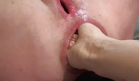 Caliente webcam chica jugando con su mejores videos pornos en español coño en el sofá