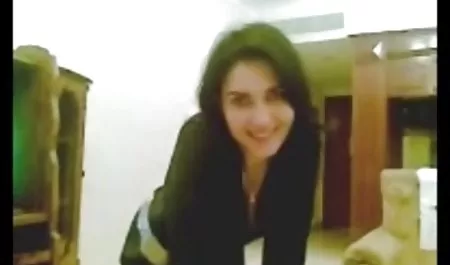 Niña abre de piernas en xxx de lesbianas en español el casting