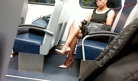 Se sentó una mujer de insesto xxx español lleno en la cara del hombre.