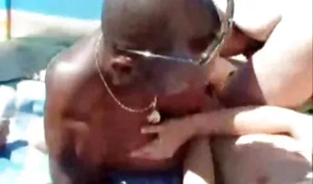 Adolescente se sexo xxx españolas folla ella misma con un consolador azul