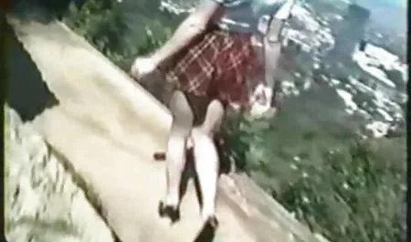 Una video prono español joven enfermera en las alas