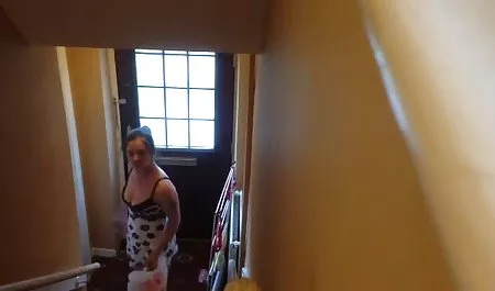 Dos de las niñas madres xxx españolas jugar con uno de los miembros de
